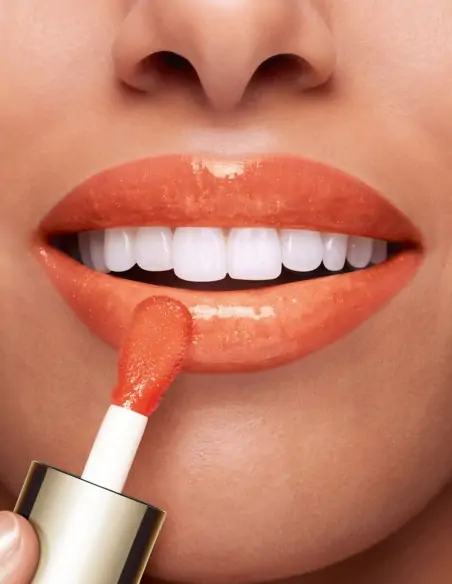 Lip Comfort Aceite Labial CLARINS Labios